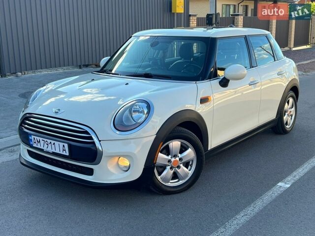 Білий Міні Cooper, об'ємом двигуна 1.5 л та пробігом 204 тис. км за 9999 $, фото 6 на Automoto.ua