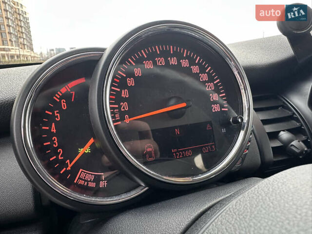 Білий Міні Cooper, об'ємом двигуна 1.3 л та пробігом 122 тис. км за 5999 $, фото 31 на Automoto.ua