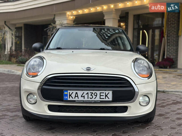 Білий Міні Cooper, об'ємом двигуна 1.3 л та пробігом 122 тис. км за 5999 $, фото 21 на Automoto.ua
