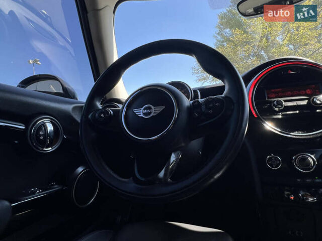 Білий Міні Cooper, об'ємом двигуна 2 л та пробігом 133 тис. км за 13333 $, фото 33 на Automoto.ua