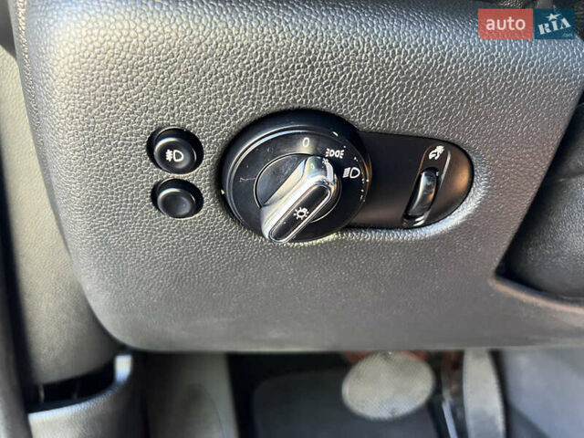 Белый Мини Купер, объемом двигателя 2 л и пробегом 133 тыс. км за 13333 $, фото 20 на Automoto.ua