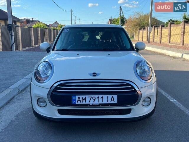 Білий Міні Cooper, об'ємом двигуна 1.5 л та пробігом 204 тис. км за 9999 $, фото 12 на Automoto.ua