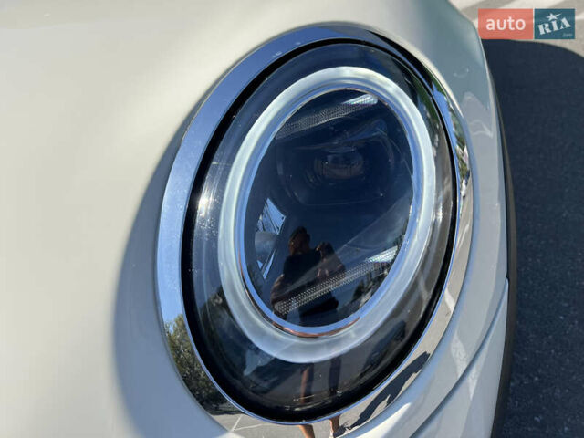 Белый Мини Купер, объемом двигателя 2 л и пробегом 133 тыс. км за 13333 $, фото 15 на Automoto.ua