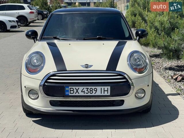 Білий Міні Cooper, об'ємом двигуна 1.5 л та пробігом 115 тис. км за 11500 $, фото 3 на Automoto.ua