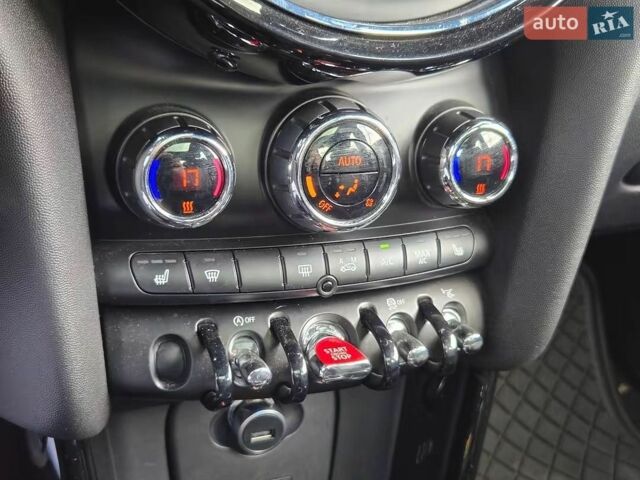 Білий Міні Cooper, об'ємом двигуна 2 л та пробігом 156 тис. км за 11500 $, фото 23 на Automoto.ua