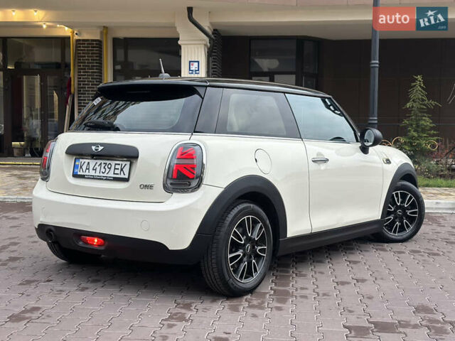 Білий Міні Cooper, об'ємом двигуна 1.3 л та пробігом 122 тис. км за 5999 $, фото 9 на Automoto.ua