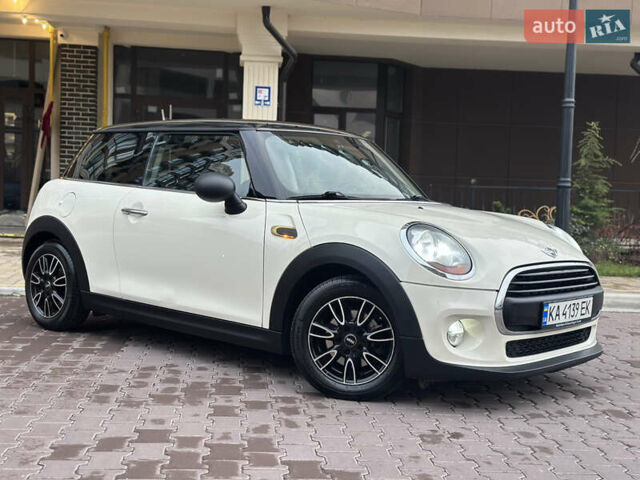 Білий Міні Cooper, об'ємом двигуна 1.3 л та пробігом 122 тис. км за 5999 $, фото 18 на Automoto.ua