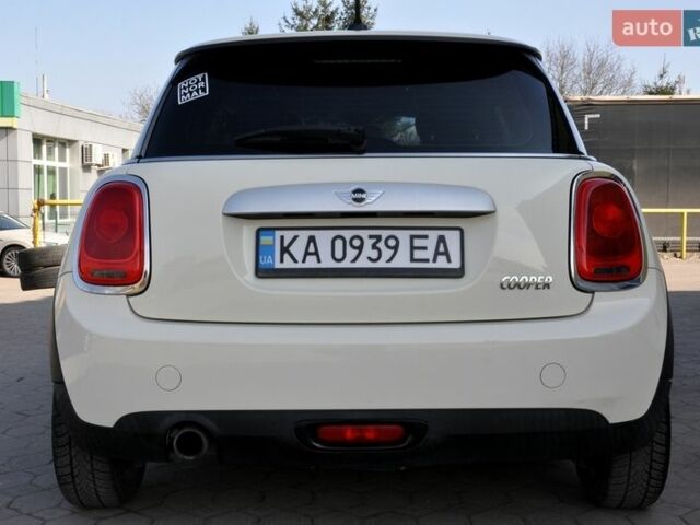 Белый Мини Купер, объемом двигателя 1.5 л и пробегом 158 тыс. км за 10600 $, фото 10 на Automoto.ua