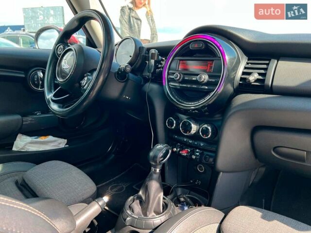 Білий Міні Cooper, об'ємом двигуна 1.5 л та пробігом 158 тис. км за 9290 $, фото 33 на Automoto.ua