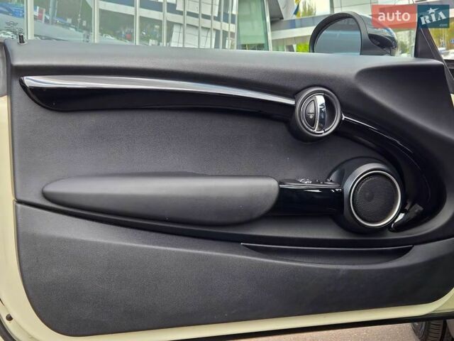 Білий Міні Cooper, об'ємом двигуна 2 л та пробігом 156 тис. км за 11500 $, фото 10 на Automoto.ua