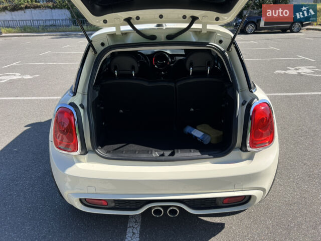 Білий Міні Cooper, об'ємом двигуна 2 л та пробігом 133 тис. км за 12299 $, фото 36 на Automoto.ua