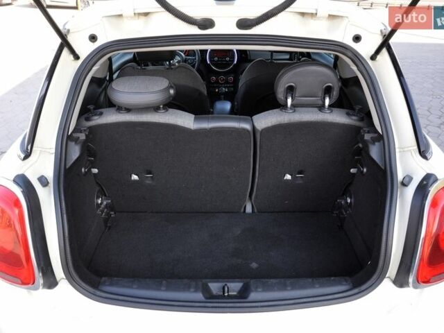 Белый Мини Купер, объемом двигателя 1.5 л и пробегом 158 тыс. км за 10600 $, фото 19 на Automoto.ua