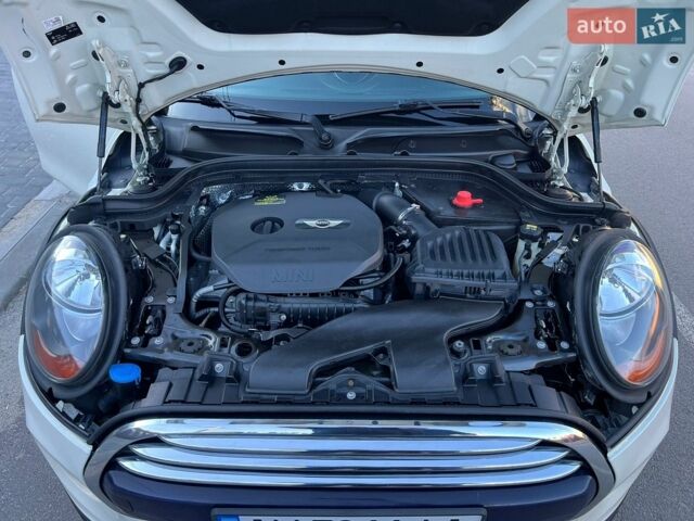 Білий Міні Cooper, об'ємом двигуна 1.5 л та пробігом 204 тис. км за 9999 $, фото 42 на Automoto.ua