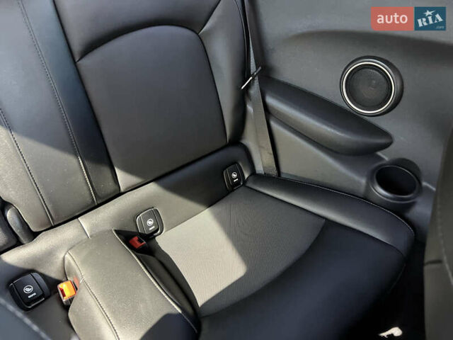 Белый Мини Купер, объемом двигателя 2 л и пробегом 133 тыс. км за 13333 $, фото 30 на Automoto.ua