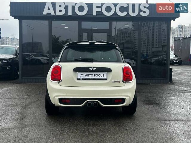 Білий Міні Cooper, об'ємом двигуна 2 л та пробігом 154 тис. км за 15690 $, фото 4 на Automoto.ua