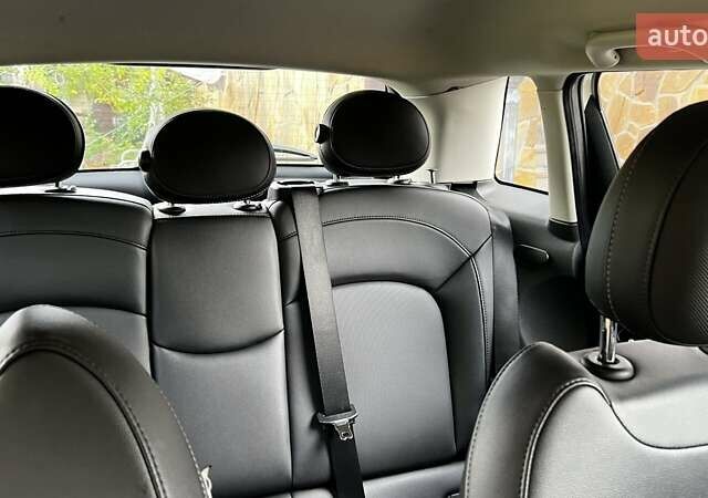 Білий Міні Cooper, об'ємом двигуна 2 л та пробігом 109 тис. км за 15000 $, фото 10 на Automoto.ua
