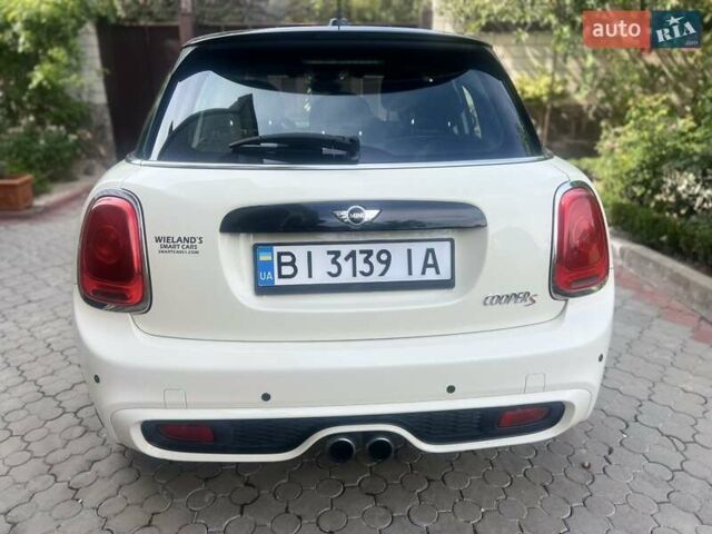 Білий Міні Cooper, об'ємом двигуна 2 л та пробігом 109 тис. км за 15000 $, фото 4 на Automoto.ua