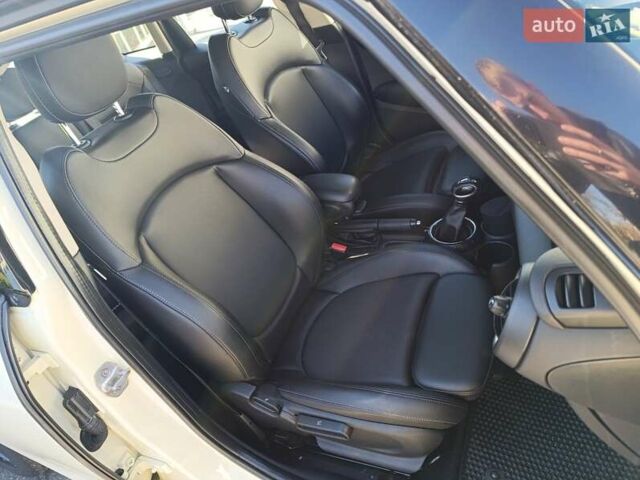 Белый Мини Купер, объемом двигателя 2 л и пробегом 110 тыс. км за 14500 $, фото 16 на Automoto.ua