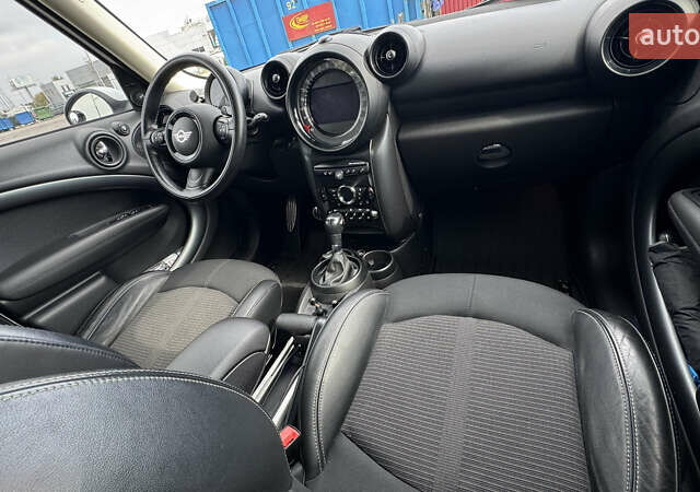 Білий Міні Cooper, об'ємом двигуна 1.6 л та пробігом 157 тис. км за 13800 $, фото 6 на Automoto.ua