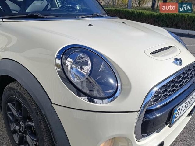 Белый Мини Купер, объемом двигателя 2 л и пробегом 110 тыс. км за 14500 $, фото 8 на Automoto.ua