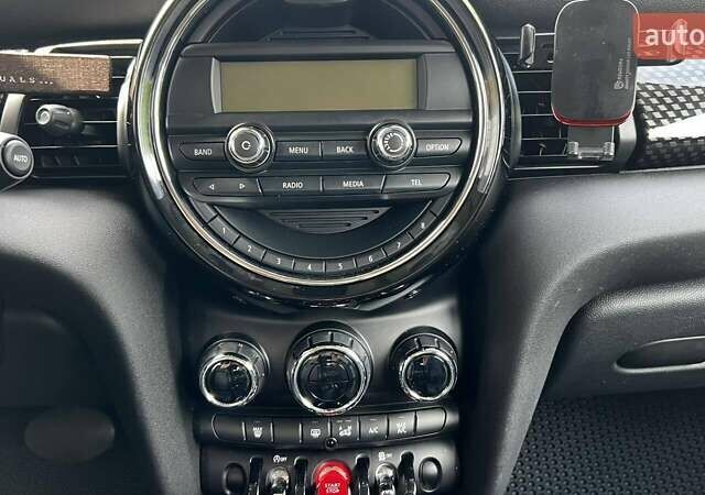 Білий Міні Cooper, об'ємом двигуна 2 л та пробігом 109 тис. км за 15000 $, фото 7 на Automoto.ua