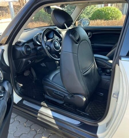 Білий Міні Cooper, об'ємом двигуна 1.5 л та пробігом 158 тис. км за 9800 $, фото 15 на Automoto.ua