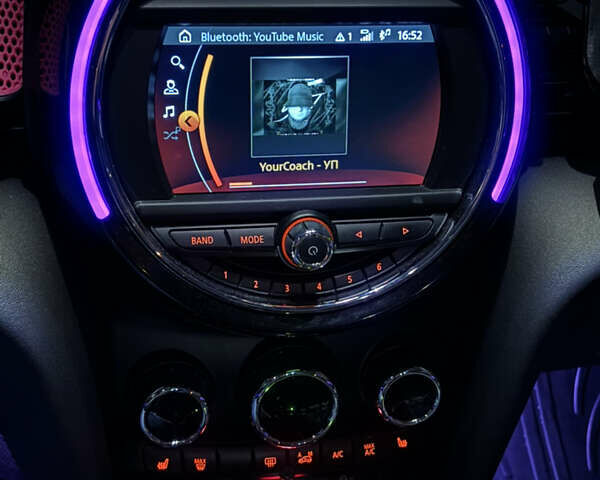 Білий Міні Cooper, об'ємом двигуна 1.5 л та пробігом 98 тис. км за 14000 $, фото 10 на Automoto.ua