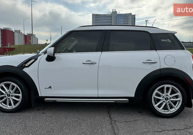 Білий Міні Cooper, об'ємом двигуна 1.6 л та пробігом 157 тис. км за 13800 $, фото 1 на Automoto.ua