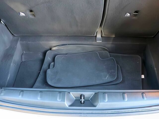 Белый Мини Купер, объемом двигателя 2 л и пробегом 72 тыс. км за 6200 $, фото 14 на Automoto.ua