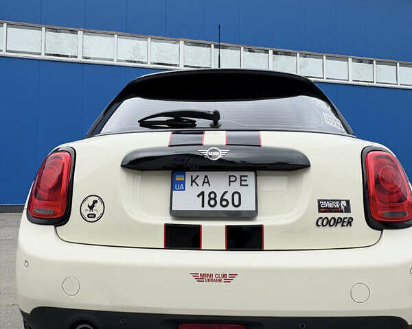 Білий Міні Cooper, об'ємом двигуна 1.5 л та пробігом 98 тис. км за 14000 $, фото 3 на Automoto.ua