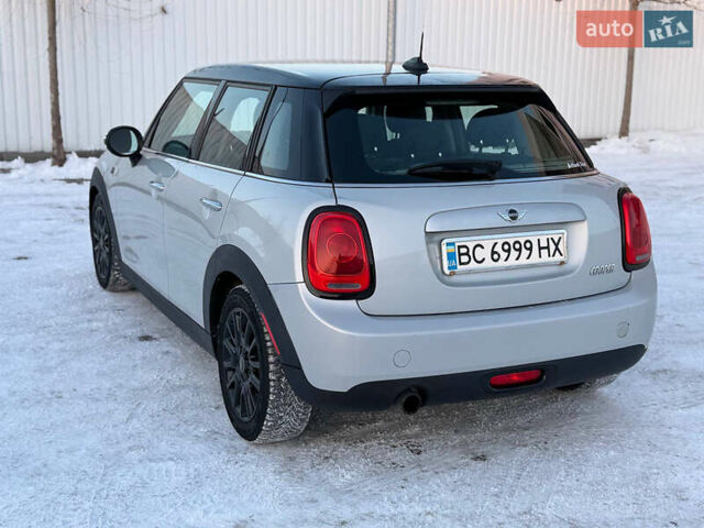 Белый Мини Купер, объемом двигателя 1.5 л и пробегом 206 тыс. км за 11900 $, фото 7 на Automoto.ua