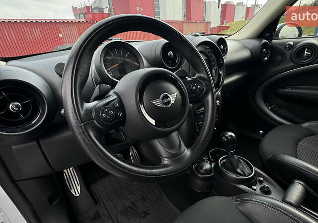 Білий Міні Cooper, об'ємом двигуна 1.6 л та пробігом 157 тис. км за 13800 $, фото 11 на Automoto.ua