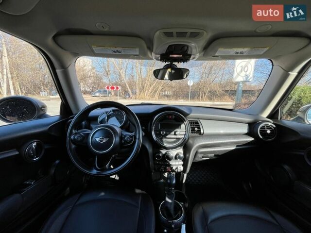 Білий Міні Cooper, об'ємом двигуна 1.5 л та пробігом 158 тис. км за 9800 $, фото 11 на Automoto.ua