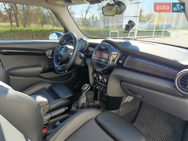 Белый Мини Купер, объемом двигателя 2 л и пробегом 110 тыс. км за 14500 $, фото 13 на Automoto.ua