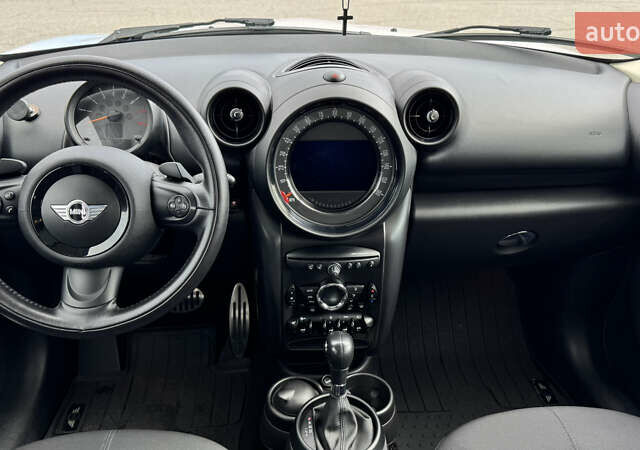 Білий Міні Cooper, об'ємом двигуна 1.6 л та пробігом 157 тис. км за 13800 $, фото 9 на Automoto.ua