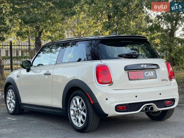Білий Міні Cooper, об'ємом двигуна 2 л та пробігом 102 тис. км за 11999 $, фото 10 на Automoto.ua