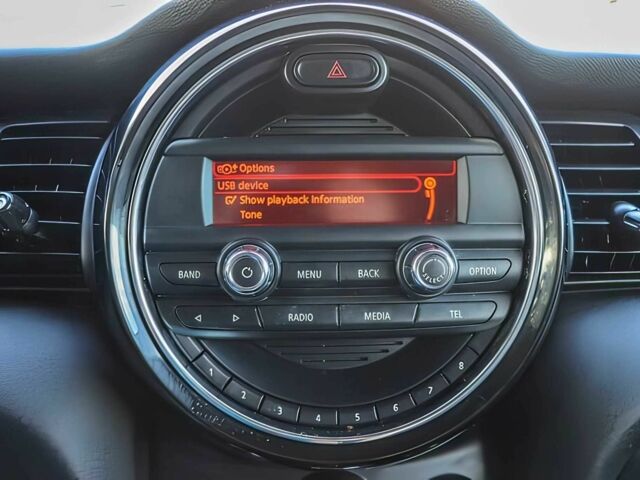 Белый Мини Купер, объемом двигателя 2 л и пробегом 72 тыс. км за 6200 $, фото 10 на Automoto.ua