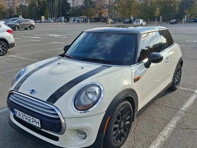 Белый Мини Купер, объемом двигателя 1.5 л и пробегом 146 тыс. км за 11500 $, фото 2 на Automoto.ua