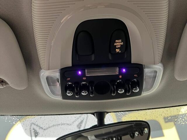 Білий Міні Cooper, об'ємом двигуна 1.5 л та пробігом 85 тис. км за 11600 $, фото 23 на Automoto.ua