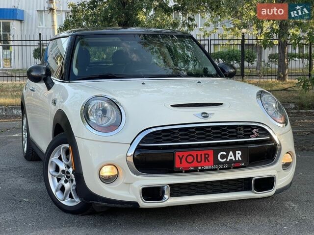Білий Міні Cooper, об'ємом двигуна 2 л та пробігом 102 тис. км за 11999 $, фото 5 на Automoto.ua