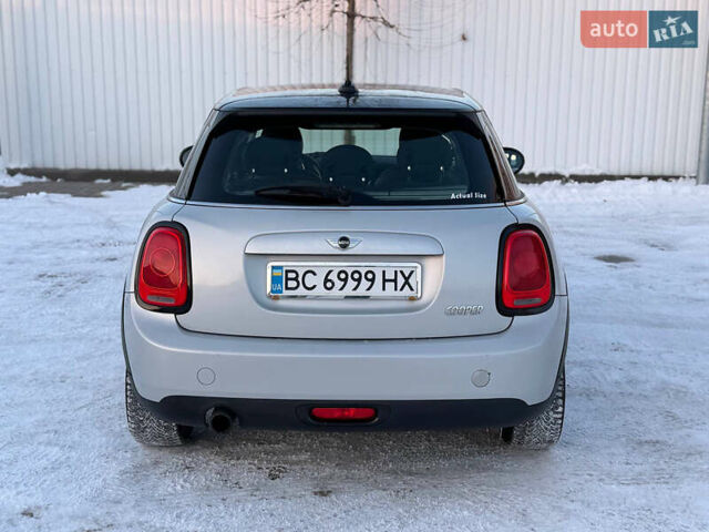 Белый Мини Купер, объемом двигателя 1.5 л и пробегом 206 тыс. км за 11900 $, фото 5 на Automoto.ua