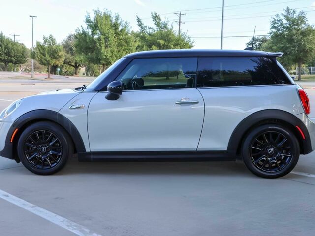 Белый Мини Купер, объемом двигателя 2 л и пробегом 72 тыс. км за 6200 $, фото 3 на Automoto.ua