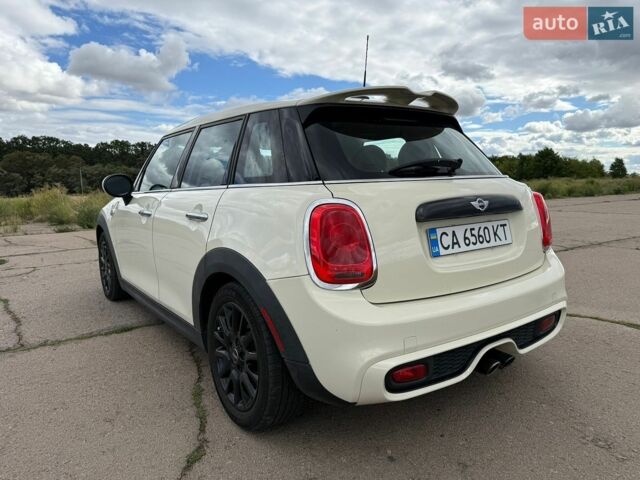 Білий Міні Cooper, об'ємом двигуна 2 л та пробігом 129 тис. км за 14000 $, фото 6 на Automoto.ua