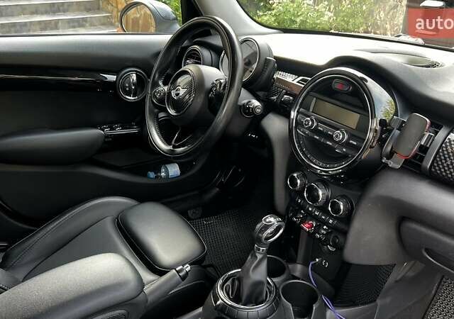 Білий Міні Cooper, об'ємом двигуна 2 л та пробігом 109 тис. км за 15000 $, фото 9 на Automoto.ua