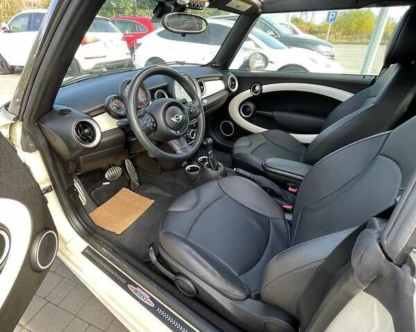 Мини Купер 2015 в Львове на Automoto.ua Белый Мини Купер, объемом двигателя 1.6 л и пробегом 25 тыс. км за 12300 $, фото 9 на Automoto.ua