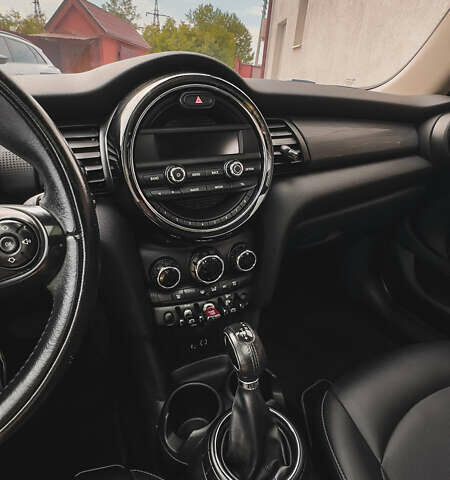 Білий Міні Cooper, об'ємом двигуна 1.5 л та пробігом 207 тис. км за 11900 $, фото 5 на Automoto.ua