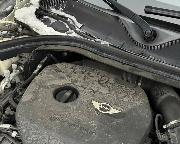 Белый Мини Купер, объемом двигателя 2 л и пробегом 152 тыс. км за 13000 $, фото 46 на Automoto.ua