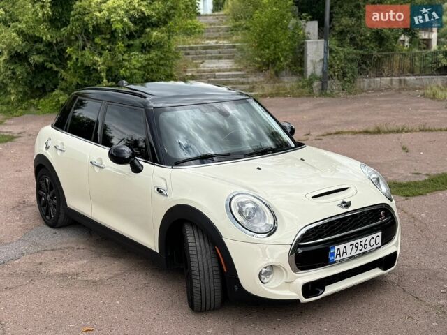 Білий Міні Cooper, об'ємом двигуна 2 л та пробігом 103 тис. км за 12999 $, фото 2 на Automoto.ua
