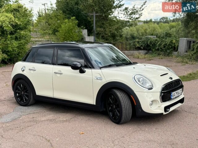 Білий Міні Cooper, об'ємом двигуна 2 л та пробігом 103 тис. км за 12999 $, фото 1 на Automoto.ua