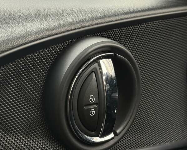 Белый Мини Купер, объемом двигателя 2 л и пробегом 152 тыс. км за 13000 $, фото 30 на Automoto.ua